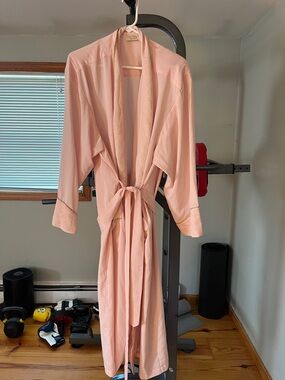 Vintage Victoria secret 80s / 90s Light Pink Women's Satin Robe with Tie Belt